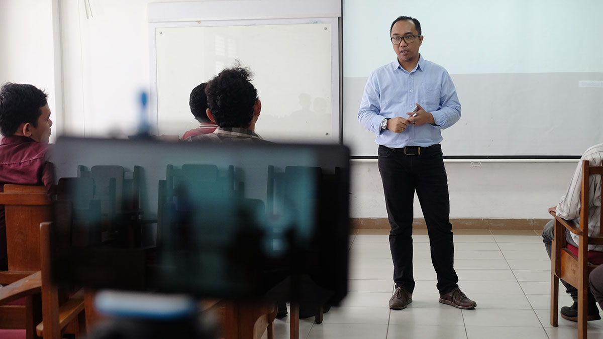 Read more about the article Belajar Mengubah Keadaaan: Materi Kompetensi Sosial yang Bisa Dipelajari di Creative Hub (C-Hub) FISIPOL UGM